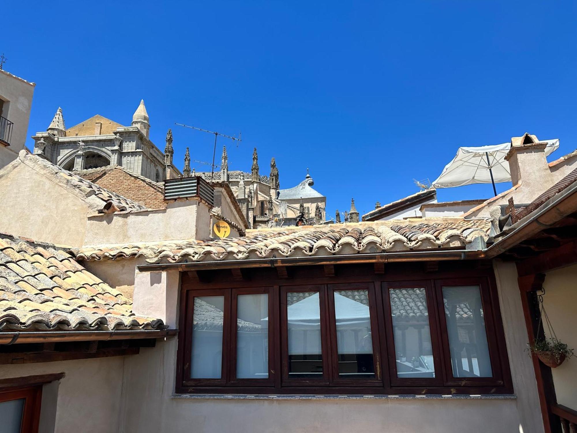 Apartamento Canonigo - Terraza Con Vistas Toledo Luaran gambar